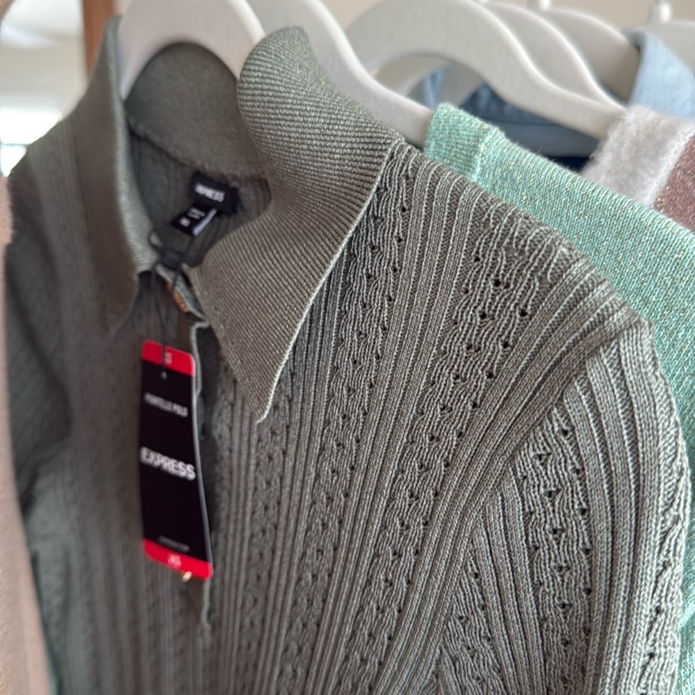 EXPRESS GREEN SWEATER